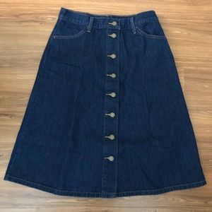 SOLD Levi’s denim skirt